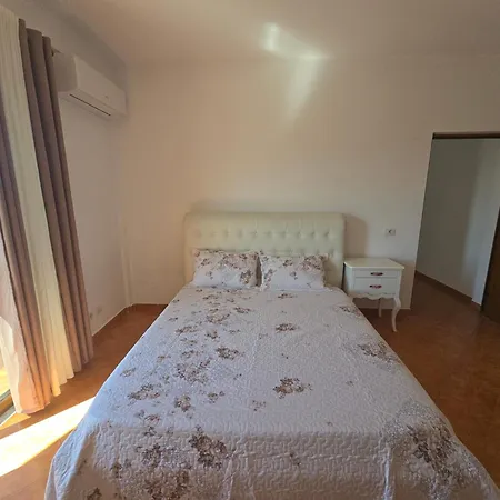 Charming Apartman Tirana